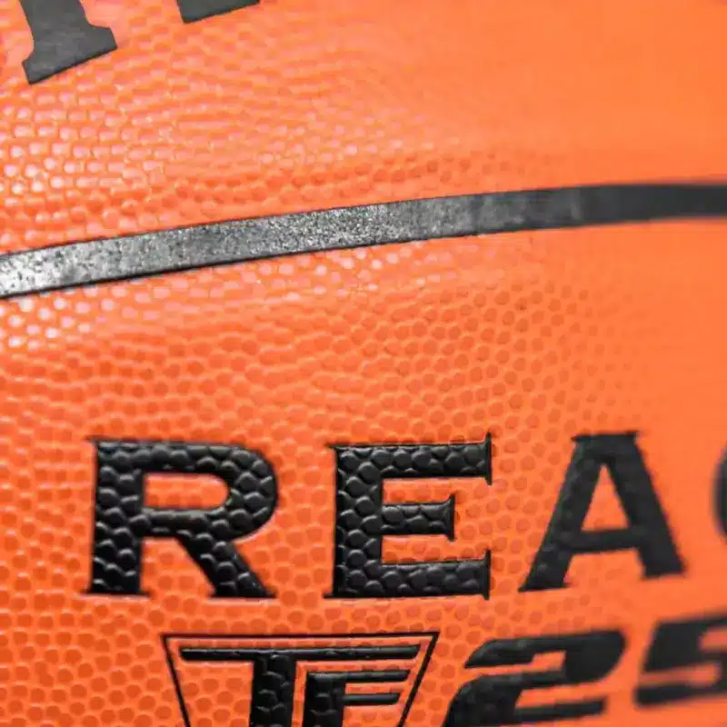 PELOTA DE BASKET SPALDING REACT TF-250 ALL SURFACE - Imagen 4